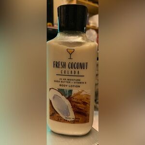 Bath and body Fresh coconut colada body lotion